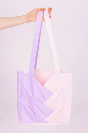 Xenta tote bag in lilac and pink linen, front view